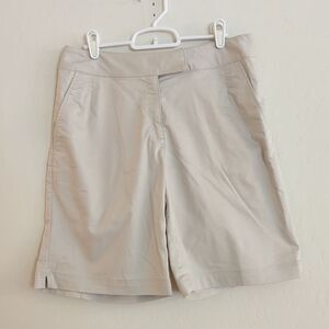 Nike Golf Tan Bermuda Shorts Khaki Fit Dry - Size 6